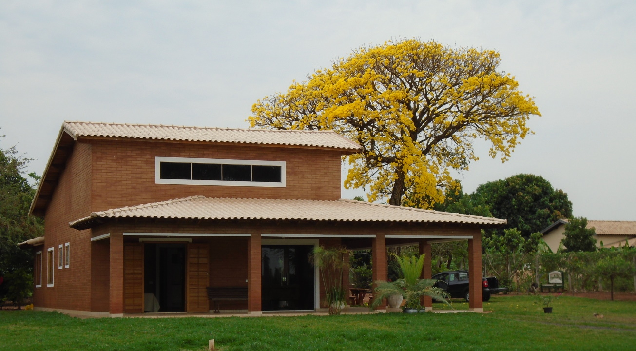 Obra em tijolo ecológico