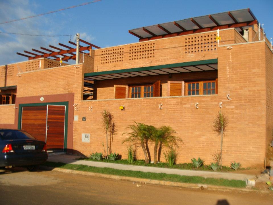 Obra em tijolo ecológico